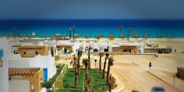 اطلالة من احدى شاليهات قرية بيانكي الساحل الشمالي