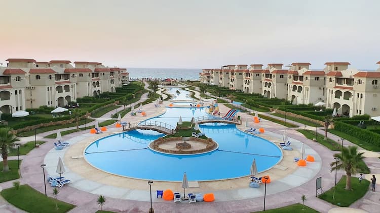 مرافق قرية لاسيرينا الساحل الشمالى