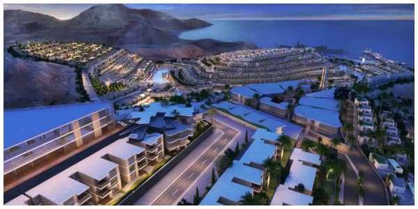 صورة علوية لحمامات السباحة في قرية المونت جلالة.