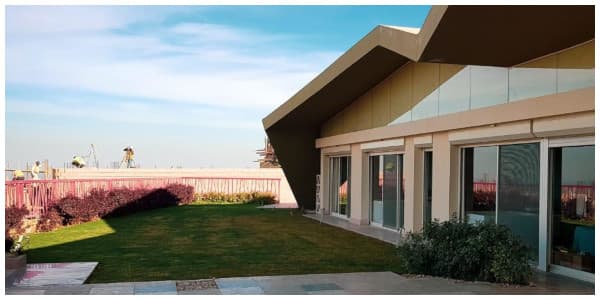 واجهة إحدى وحدات قرية المونت جلالة بالعين السخنة.