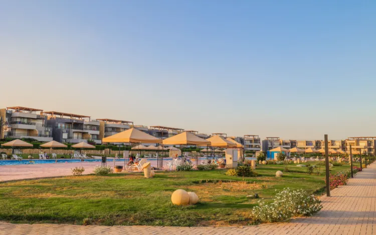 قرية بلومار العين السخنة